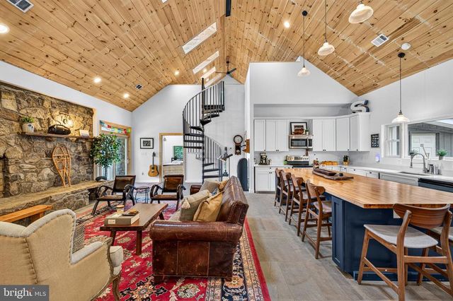 3827 PINE GROVE RD, Stanley, VA 22851