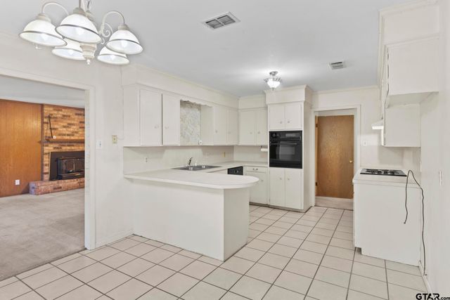 477 County Road 2425, Mineola, TX 75773