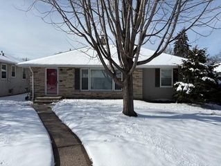 6104 10th Avenue S, Minneapolis, MN 55417