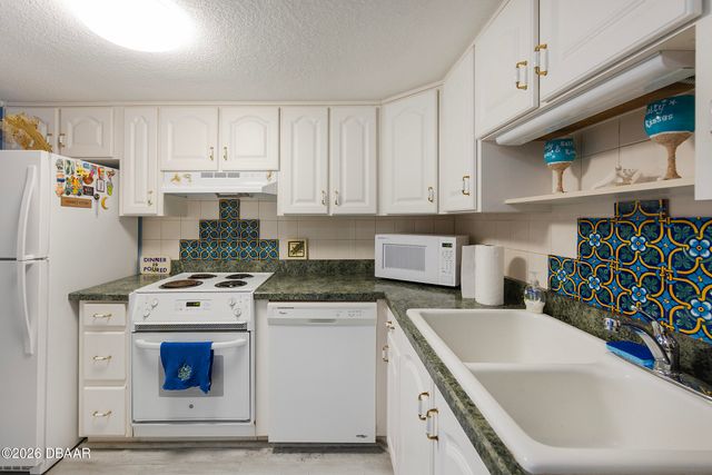 3761 S Atlantic Ave Unit 10, Daytona Beach Shores, FL 32118