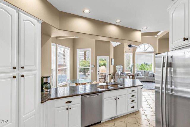 2991 Lexington Drive, Medford, OR 97504