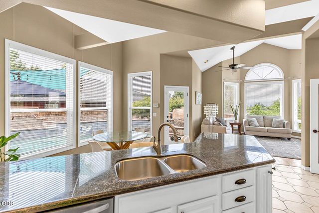 2991 Lexington Drive, Medford, OR 97504
