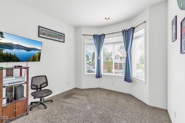 2991 Lexington Drive, Medford, OR 97504