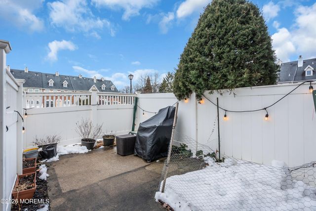 40 Kingston Run, North Brunswick, NJ 08902