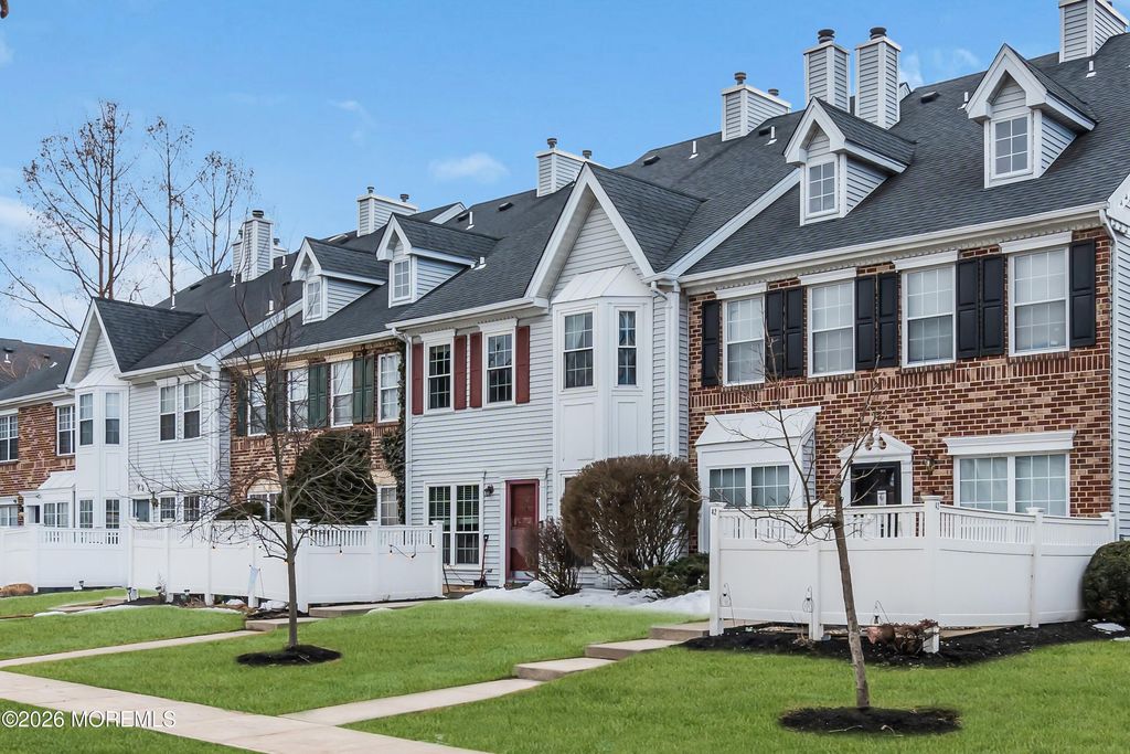 40 Kingston Run, North Brunswick, NJ 08902