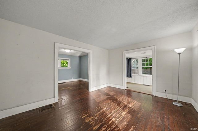 2201 High Street, South Bend, IN 46613