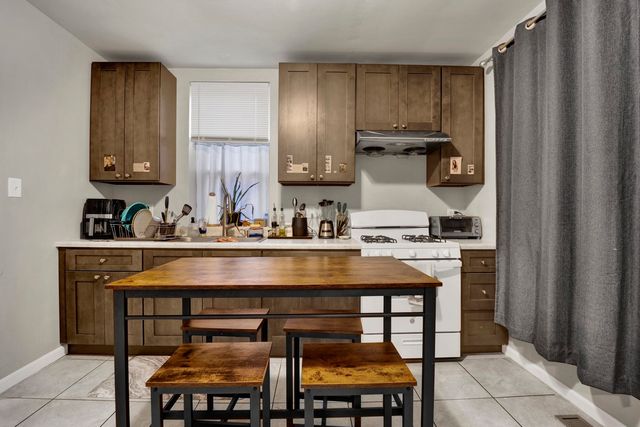 465 W 27th Street 1R, Chicago, IL 60616