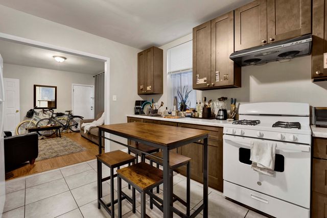 465 W 27th Street 1R, Chicago, IL 60616