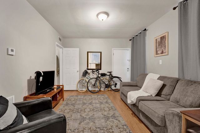 465 W 27th Street 1R, Chicago, IL 60616