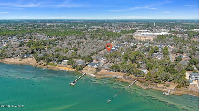 204 Nottingham Lane, Morehead City, NC 28557