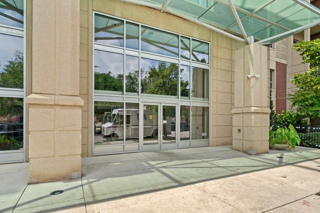 100 N Hermitage Avenue 611, Chicago, IL 60612