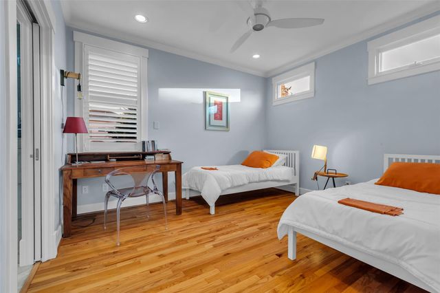 340 W 17th Street, Houston, TX 77008