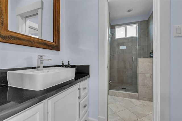 340 W 17th Street, Houston, TX 77008