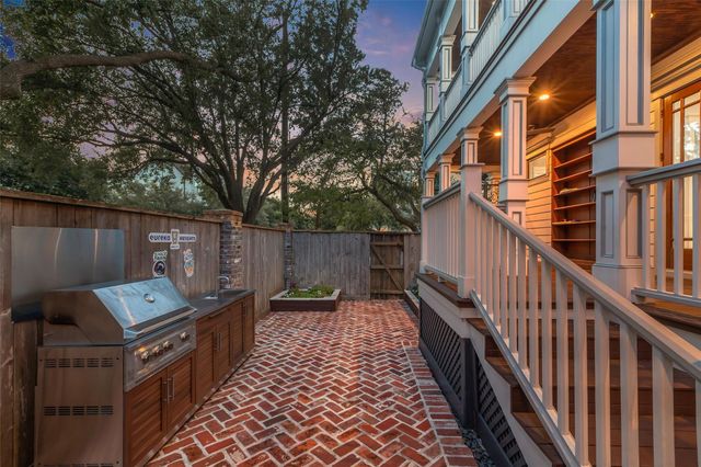 340 W 17th Street, Houston, TX 77008