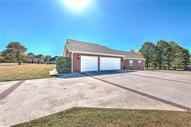 2389 Marylane Drive, Little Flock, AR 72756
