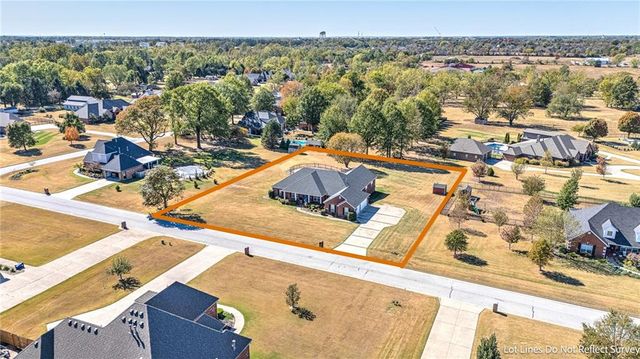 2389 Marylane Drive, Little Flock, AR 72756