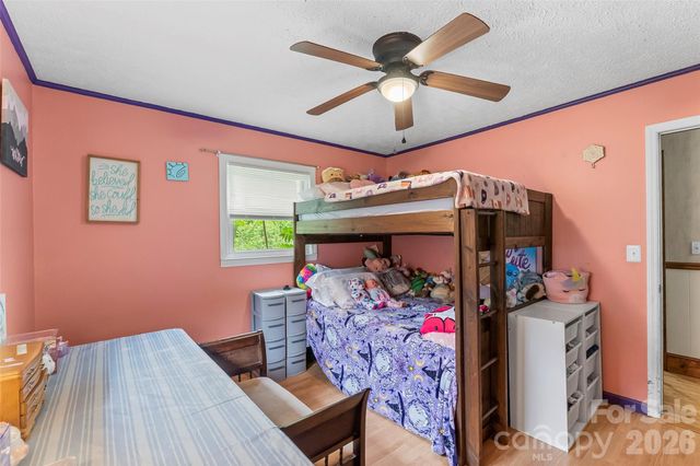 1000 Mountain View Church Road, Zirconia, NC 28790