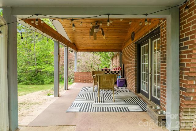 1000 Mountain View Church Road, Zirconia, NC 28790