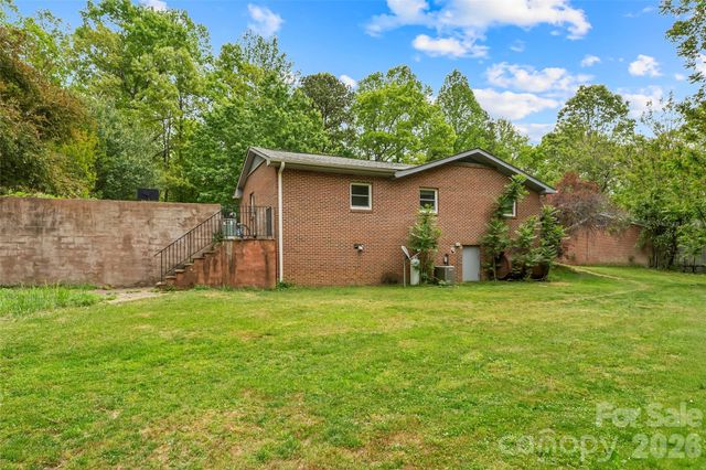 1000 Mountain View Church Road, Zirconia, NC 28790