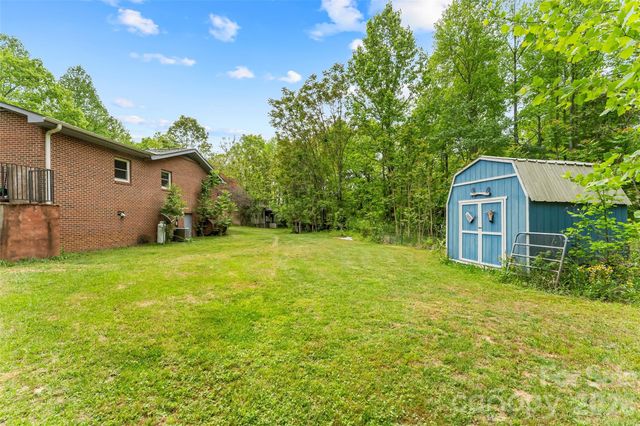 1000 Mountain View Church Road, Zirconia, NC 28790