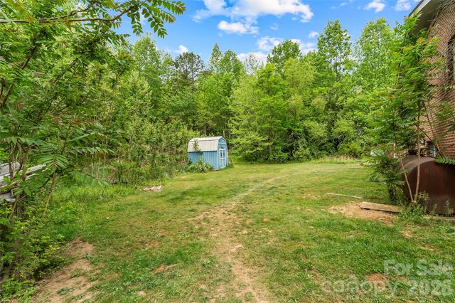 1000 Mountain View Church Road, Zirconia, NC 28790