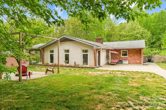 1000 Mountain View Church Road, Zirconia, NC 28790