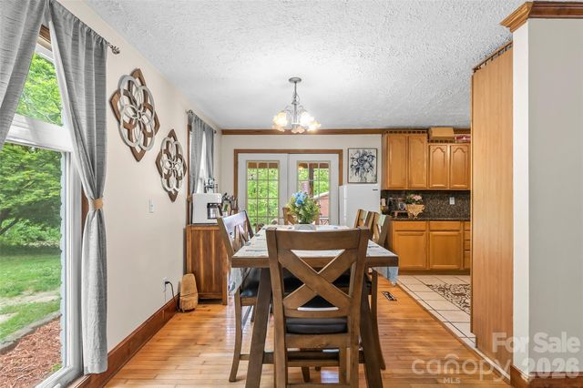 1000 Mountain View Church Road, Zirconia, NC 28790