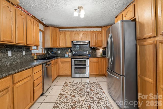 1000 Mountain View Church Road, Zirconia, NC 28790