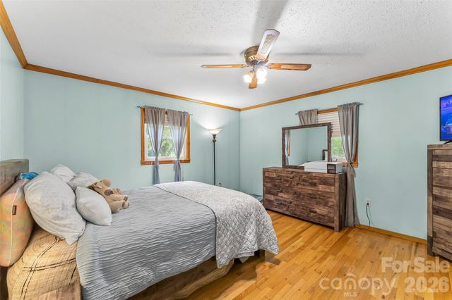 1000 Mountain View Church Road, Zirconia, NC 28790
