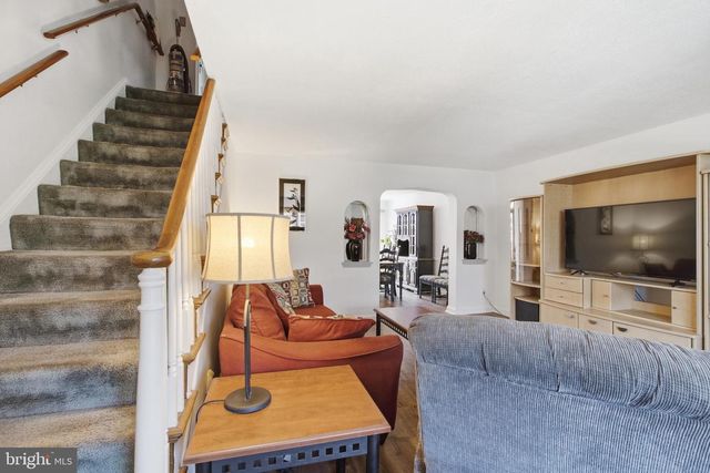 6848 RADBOURNE RD, Upper Darby, PA 19082