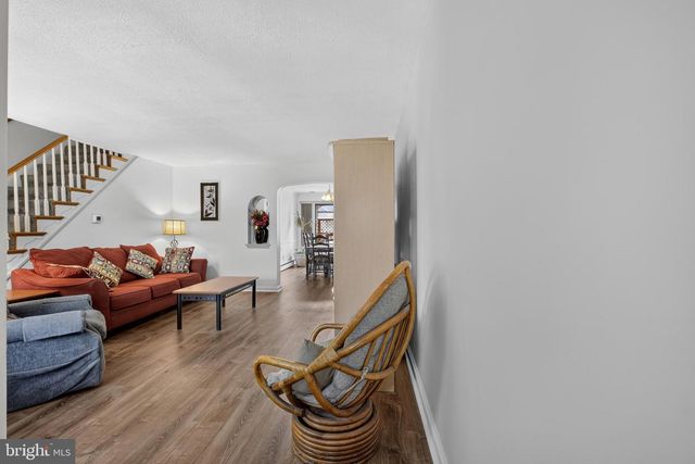 6848 RADBOURNE RD, Upper Darby, PA 19082