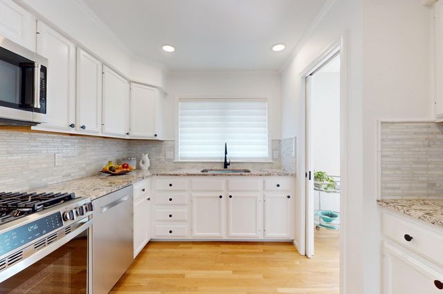 15 Kings Way 11, Waltham, MA 02451