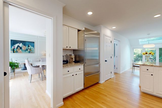 15 Kings Way 11, Waltham, MA 02451
