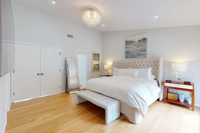 15 Kings Way 11, Waltham, MA 02451