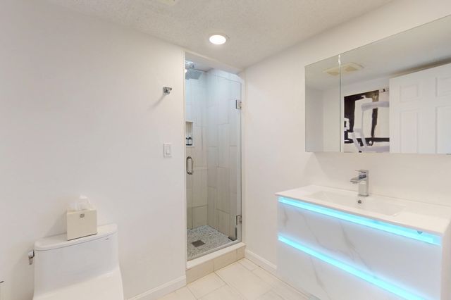 15 Kings Way 11, Waltham, MA 02451