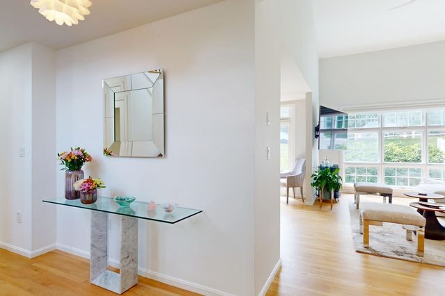 15 Kings Way 11, Waltham, MA 02451