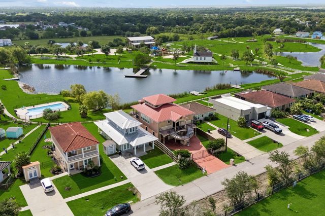 615 29th Street, Dickinson, TX 77539