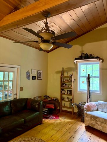 1431 Roarks Cove Rd, Sewanee, TN 37375