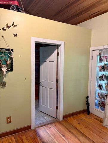 1431 Roarks Cove Rd, Sewanee, TN 37375