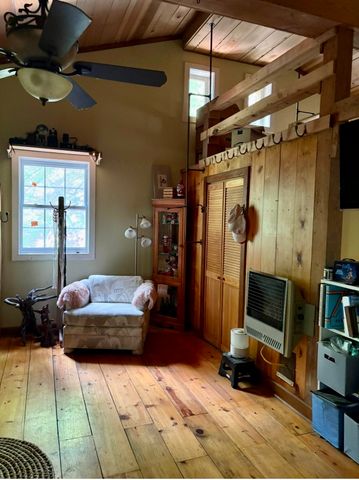 1431 Roarks Cove Rd, Sewanee, TN 37375