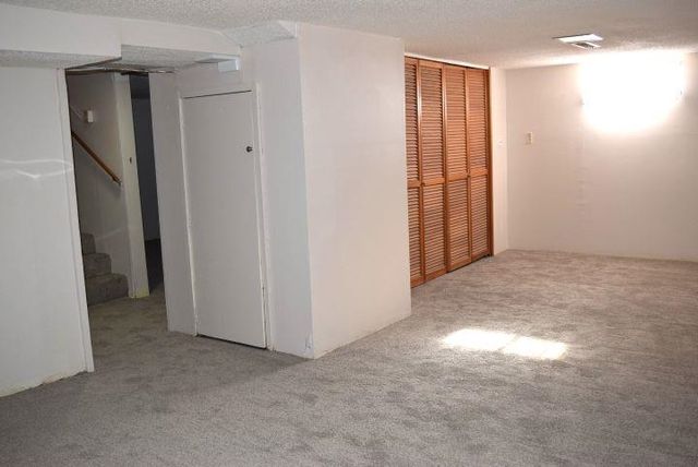 424 N Park Ave, Valley Center, KS 67147