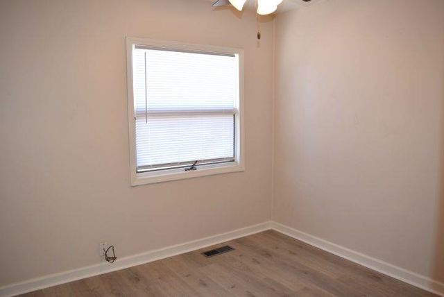 424 N Park Ave, Valley Center, KS 67147