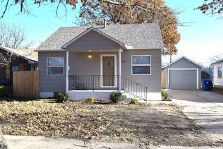 424 N Park Ave, Valley Center, KS 67147