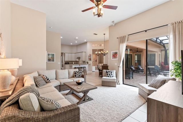 915 SAN RAPHAEL STREET, Poinciana, FL 34759