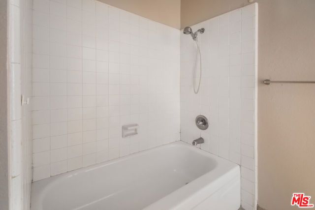 1423 W 7th Street, Upland, CA 91786