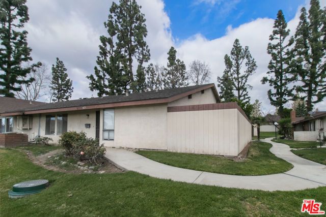 1423 W 7th Street, Upland, CA 91786
