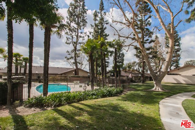 1423 W 7th Street, Upland, CA 91786