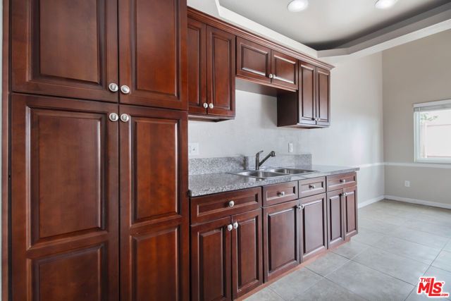 1423 W 7th Street, Upland, CA 91786