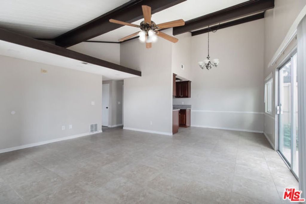 1423 W 7th Street, Upland, CA 91786