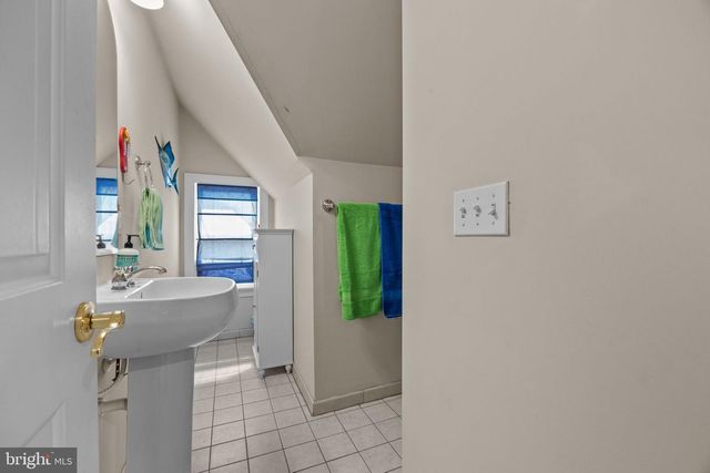 106-A HOWARD ST, Cape May, NJ 08204